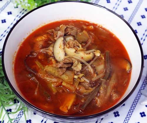 yukgaejang makanan sup daging pedas khas korea jpg